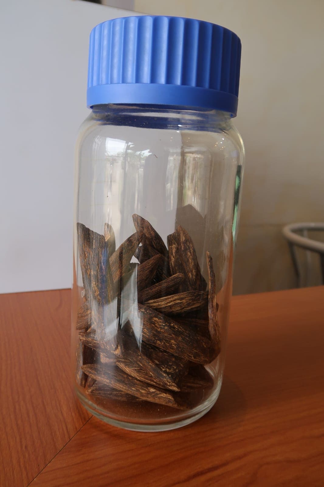 Agarwood chips — raw sample